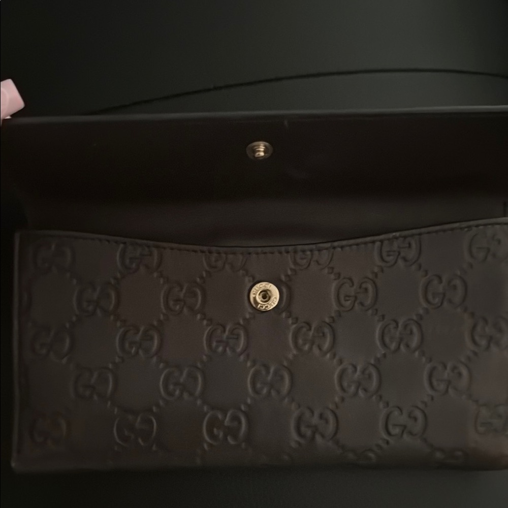 Gucci Embossed Wallet - Picture 5 of 7